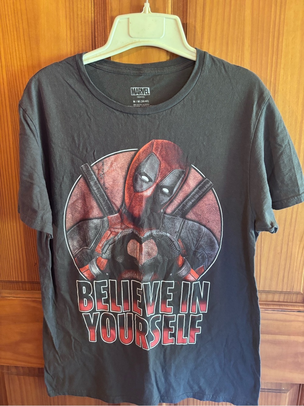 Marvel Deadpool Graphic Tee - Black & Red